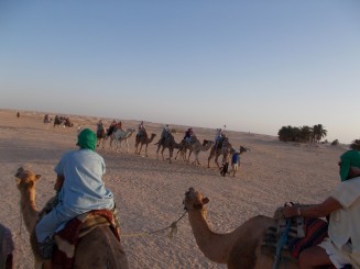 altii se intorc deja...