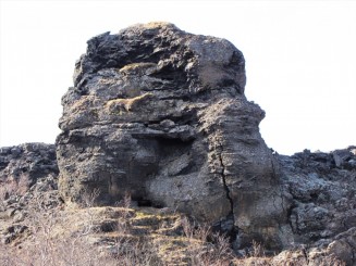 Islanda Dimmuborgir (Castele intunecate)