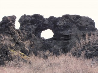 Islanda Dimmuborgir (Castele intunecate)