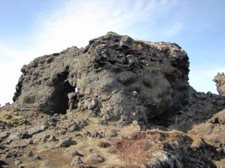 Islanda Dimmuborgir (Castele intunecate)