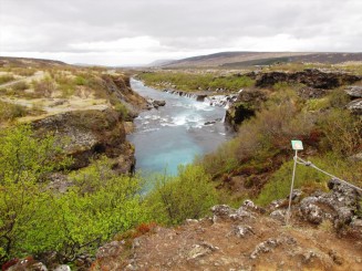 Islanda Hraunfossar si Barnafoss