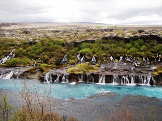 Islanda Hraunfossar si Barnafoss