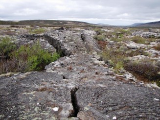 Islanda Hraunfossar si Barnafoss