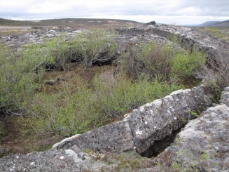 Islanda Hraunfossar si Barnafoss