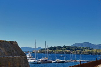 canal jumatate natural si jumatate creat de venetieni pentru a apara fortareata