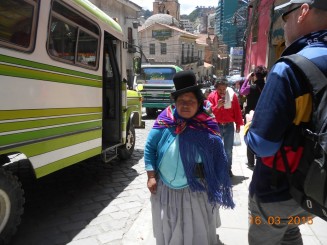 Oameni, culori, strazi