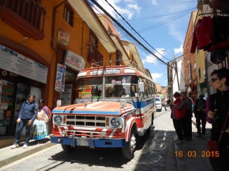 Oameni, culori, strazi