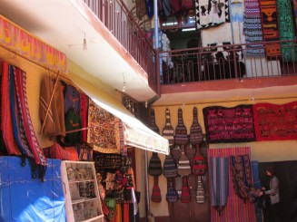 Oameni, culori, strazi