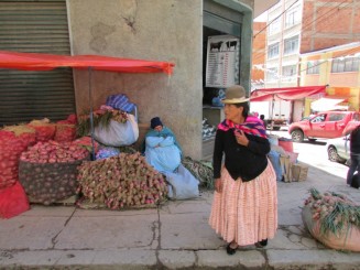 Oameni, culori, strazi