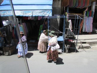 Oameni, culori, strazi