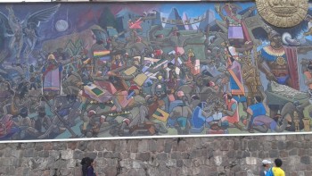 Un grafitti ce se intinde pe vreo 50-60 m cuprinzand scene din istoria Imp.Inca