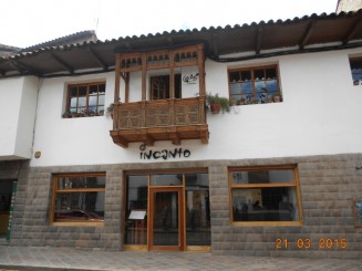 Ziduri Inca incorporate in cladiri coloniale