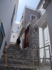 urcam trepte tot mai abrupte