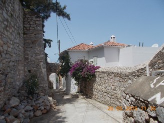 cred ca aici eram de fapt sub zidul biserici la care doream sa ajung dar nu mi-am dat seama