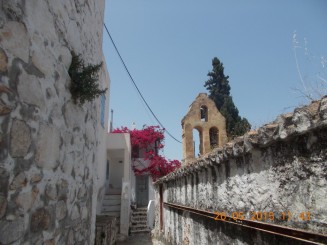 unele stradute se terminau astfel la poarta unor case