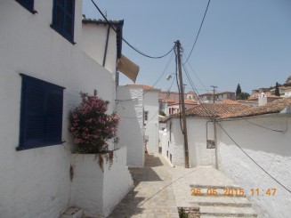 incep coborarea pentru a ma intalni cu sora mea la Catedrala din port