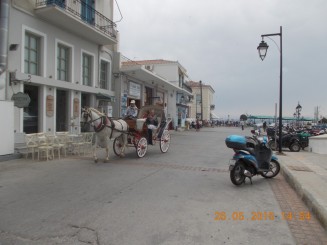 aici ne asteapta saretele si motoretele