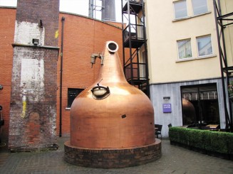 Irlanda, Dublin si brandurile sale:pub-uri, bere Guinness, muzica si dansuri irish live