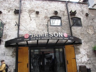 Irlanda, Dublin si brandurile sale:pub-uri, bere Guinness, muzica si dansuri irish live