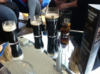 Irlanda, Dublin si brandurile sale:pub-uri, bere Guinness, muzica si dansuri irish live