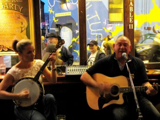 Irlanda, Dublin si brandurile sale:pub-uri, bere Guinness, muzica si dansuri irish live