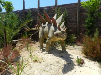 Dinosauria Park - inapoi in ere demult apuse