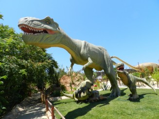 Dinosauria Park - inapoi in ere demult apuse
