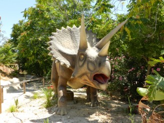 Dinosauria Park - inapoi in ere demult apuse