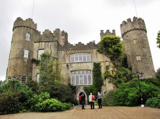 Irlanda, Dublin, Castelul Malahide, exemplu de longevitate pentru o dinastie