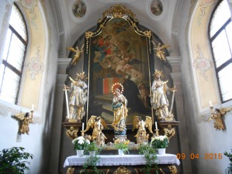Biserica Maria Kronung-interior