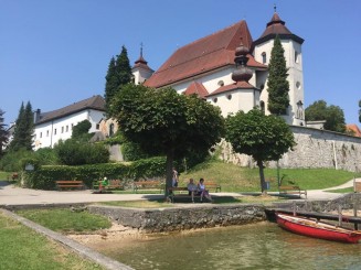 Biserica Maria Kronung-in luna august
