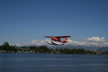 Decolarea de pe lacul Hood