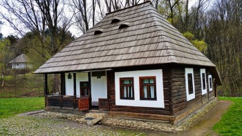 Carsma Saru Dornei sau(crasma lui mos Iordache) exterior