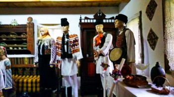 Casa Campulung Moldovenesc obicei de nunta