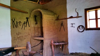 stative pentru potcovit cai si boi de jug