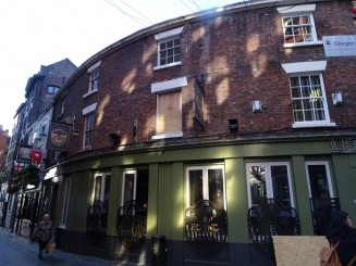 Pe urmele Beatles-ilor