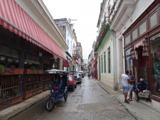 Forfota străzii, oameni, stări şi atitudini