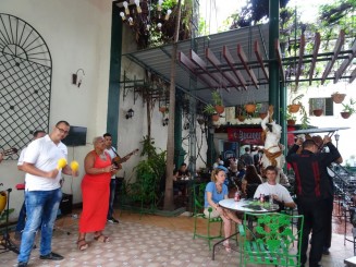 Forfota străzii, oameni, stări şi atitudini