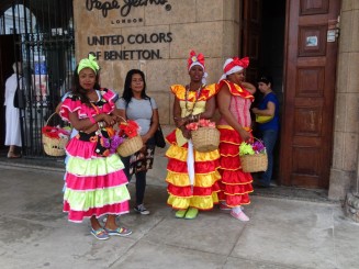 Forfota străzii, oameni, stări şi atitudini