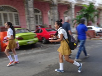 Forfota străzii, oameni, stări şi atitudini