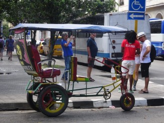 Forfota străzii, oameni, stări şi atitudini
