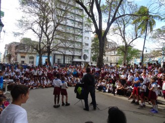 Forfota străzii, oameni, stări şi atitudini
