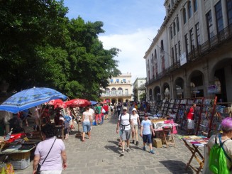 Forfota străzii, oameni, stări şi atitudini