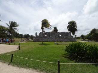 Civilizatia maya