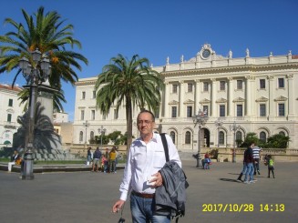 un oras cu amprenta vizibil catalana , un oras ce merita vizitat daca esti in zona