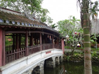 Fullmoon Town Restaurant