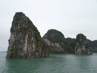 Ha Long Bay - Una din Cele şapte Minuni ale Naturii