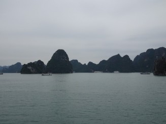 Ha Long Bay - Una din Cele şapte Minuni ale Naturii