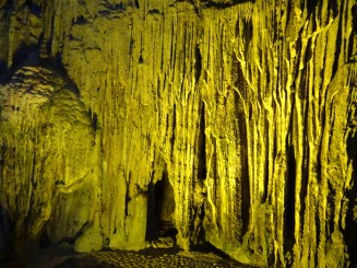 Ha Long Bay - Una din Cele şapte Minuni ale Naturii