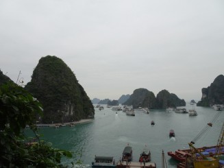 Ha Long Bay - Una din Cele şapte Minuni ale Naturii